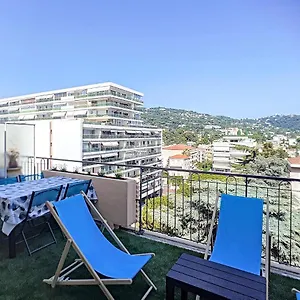 magnifique-studiofestivalplagesgrande-terrasseapercu-mer.fr-provencehotel.com/